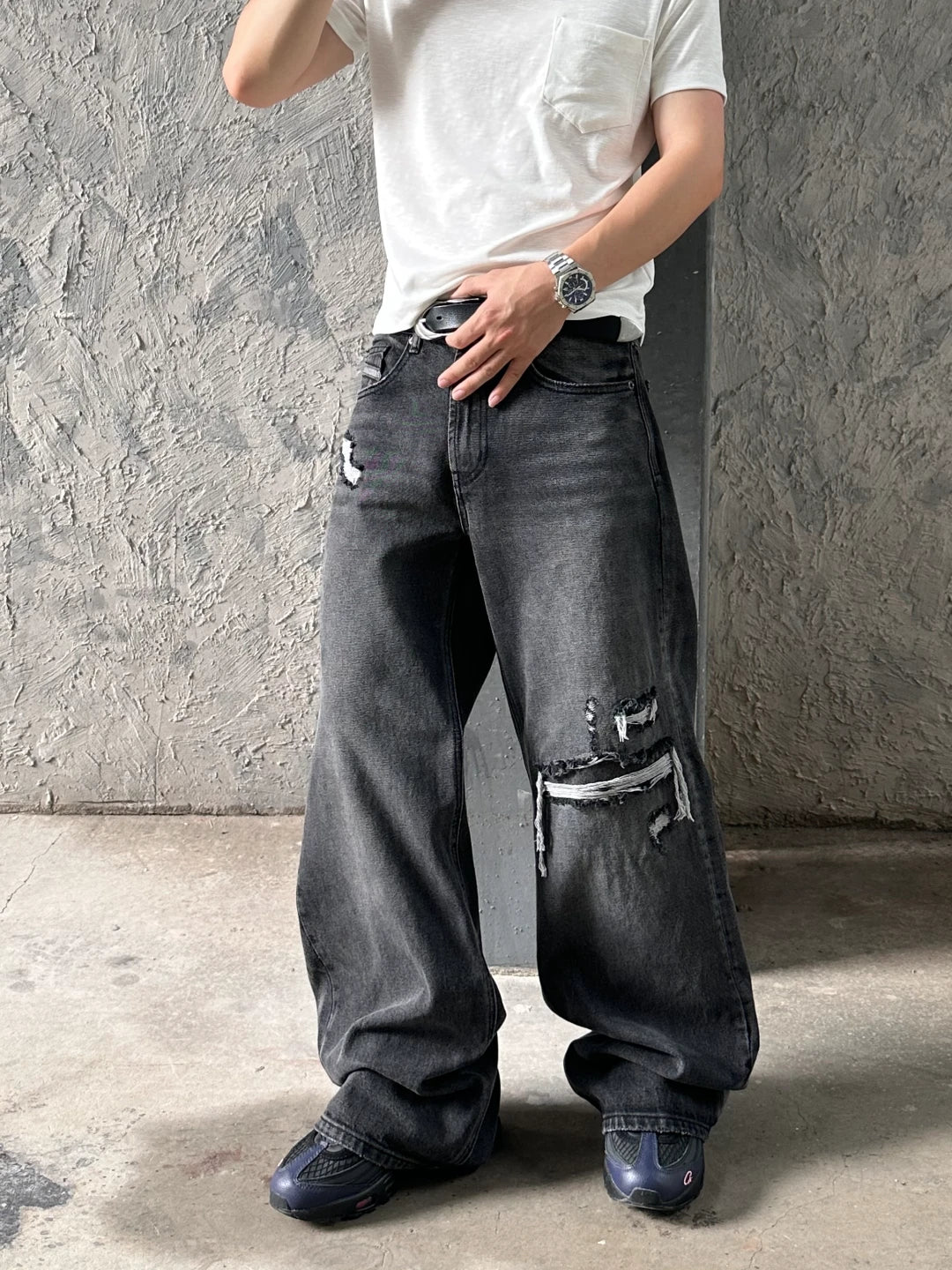 Fyredwrld Ripped Faded Jeans