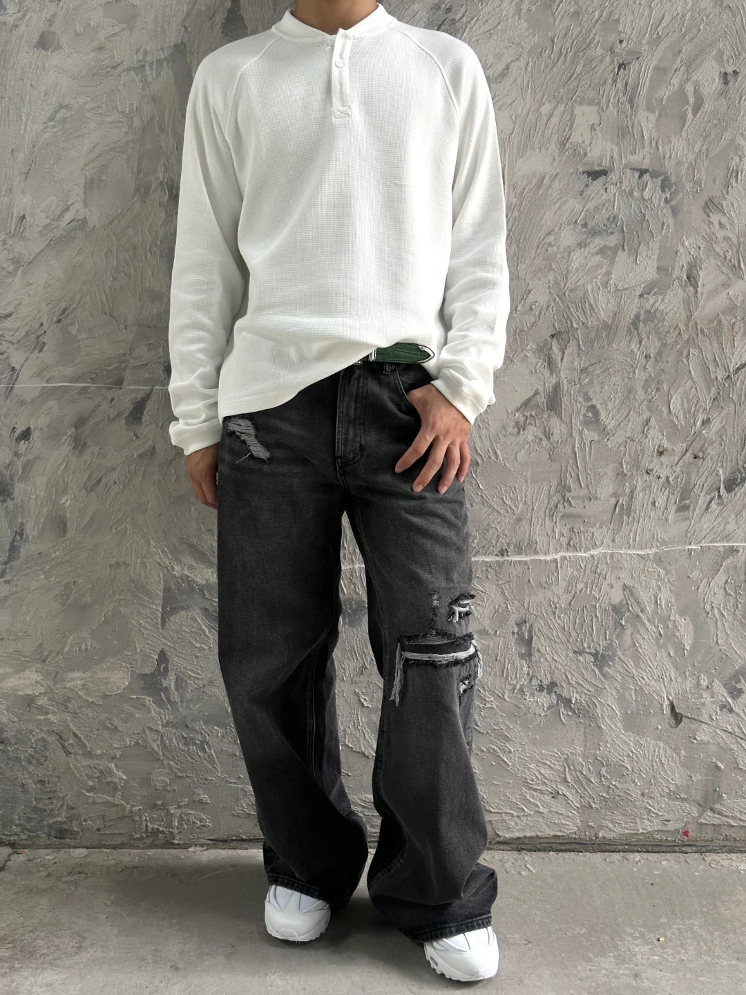 Fyredwrld Henley white